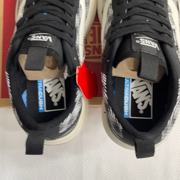 Vans men’s Ultra range Exo black and off white - Picture 10 of 10